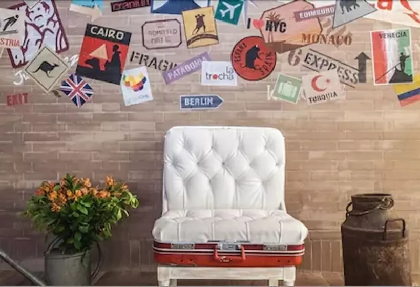 Fotos del hotel Mika Suites:  25