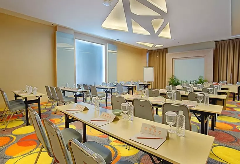 Fotos del hotel Harris  & Conventions Ciumbuleuit  Bandung:  10