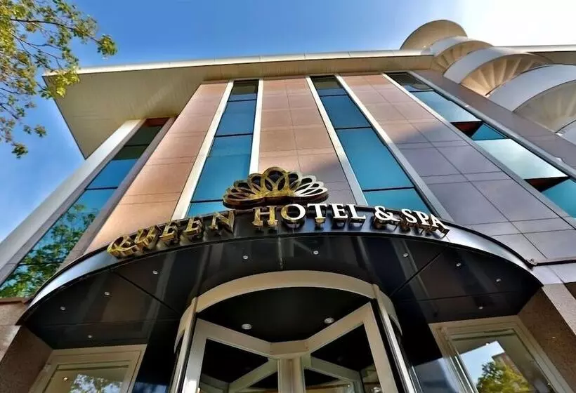 Queen  & Spa