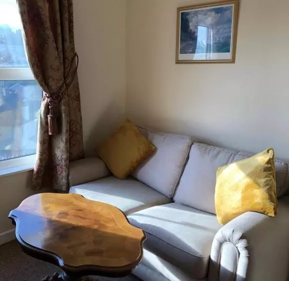 Fotos del hotel The Purple Tree Guest House:  25