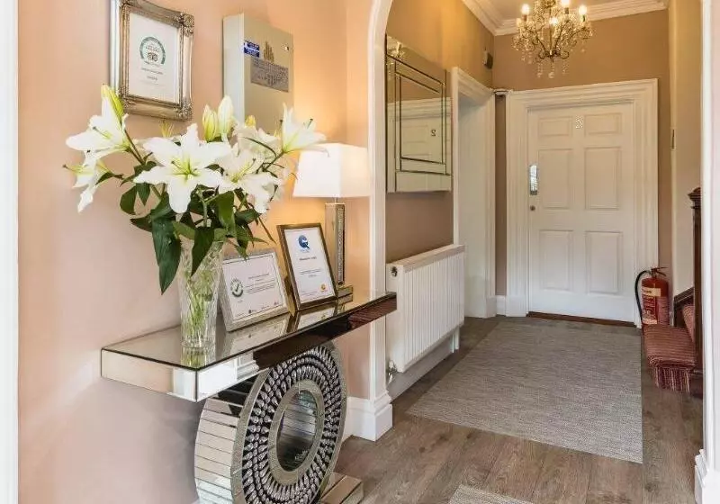 Fotos del hotel Wheatlands Lodge Guesthouse (adults Only):  2