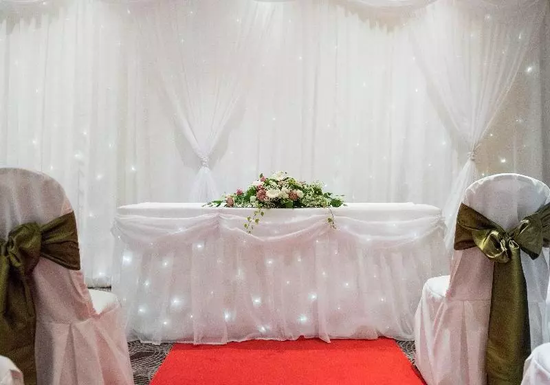 Fotos del hotel Holiday Inn Cardiff  North M4:  24