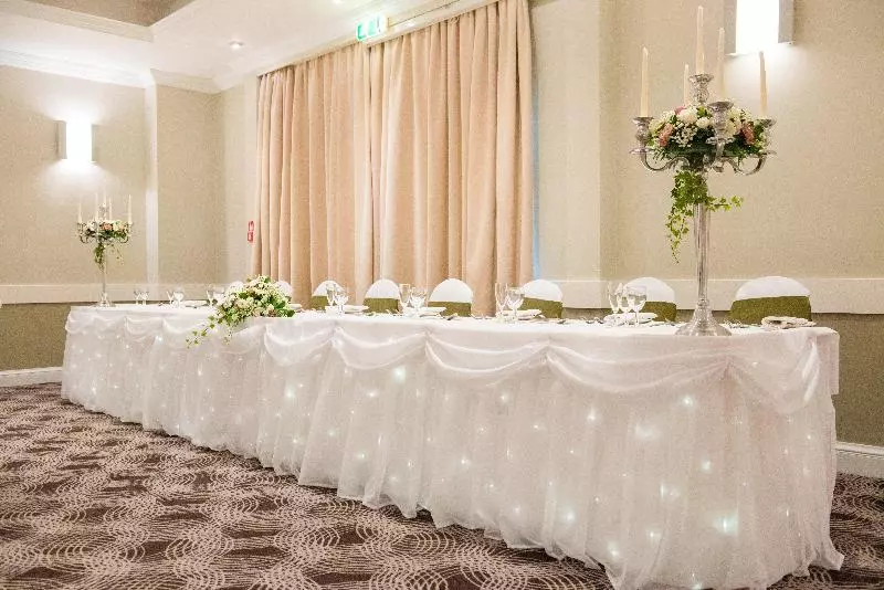 Fotos del hotel Holiday Inn Cardiff  North M4:  23