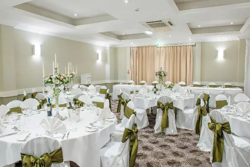 Fotos del hotel Holiday Inn Cardiff  North M4:  4