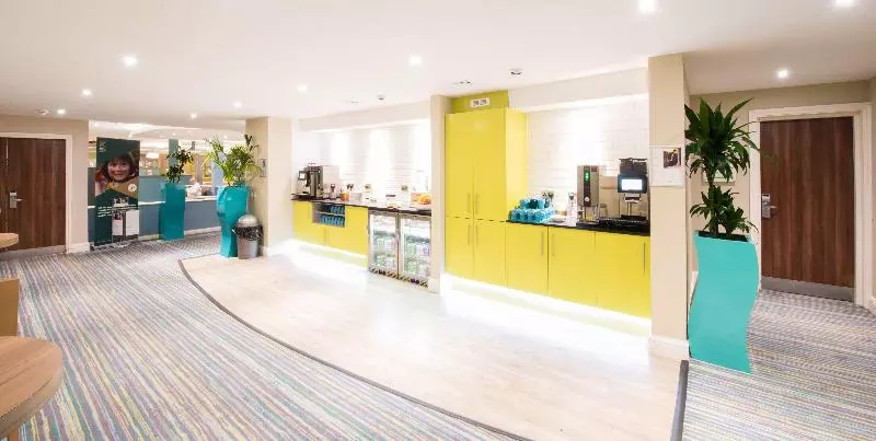 Fotos del hotel Holiday Inn Cardiff  North M4:  15