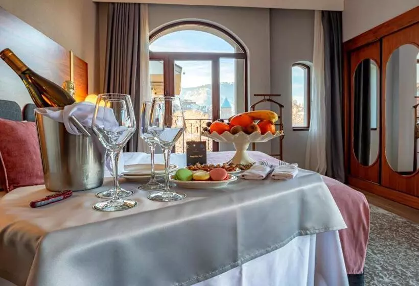 Fotos del hotel Tiflis Palace:  12