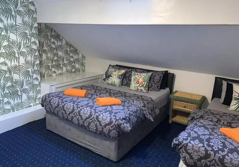 Fotos del hotel Tropics Beach:  5