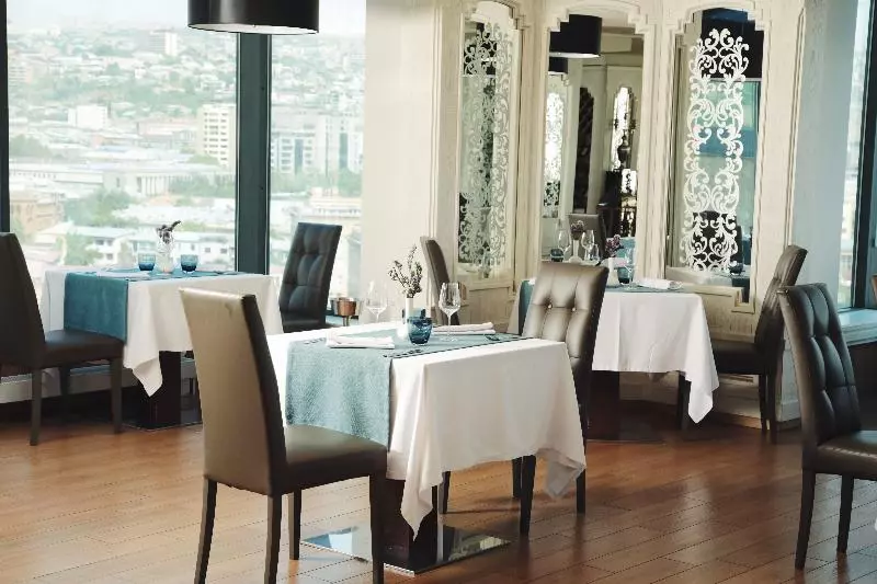 Fotos del hotel Opera Suite Hotel:  5