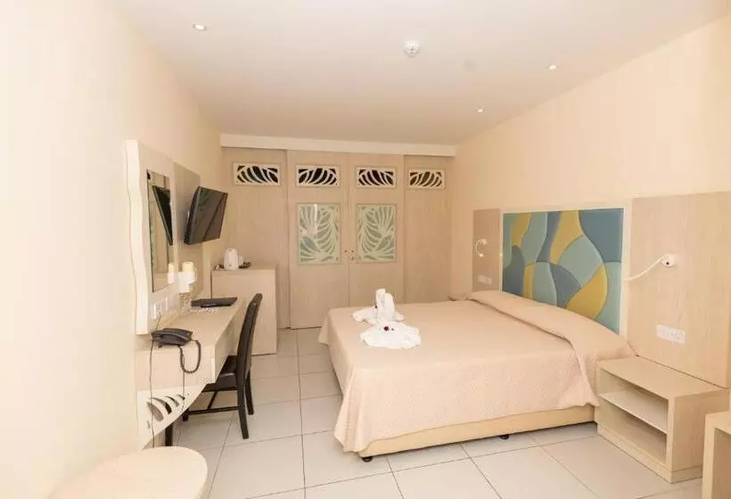 Fotos del hotel Tofinis:  10