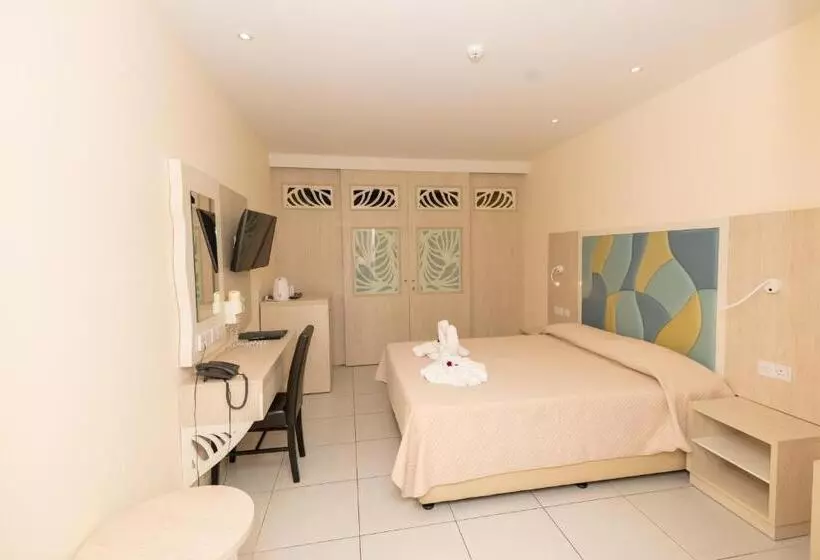 Fotos del hotel Tofinis:  16