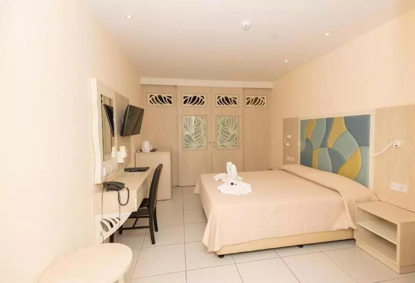 Fotos del hotel Tofinis:  11