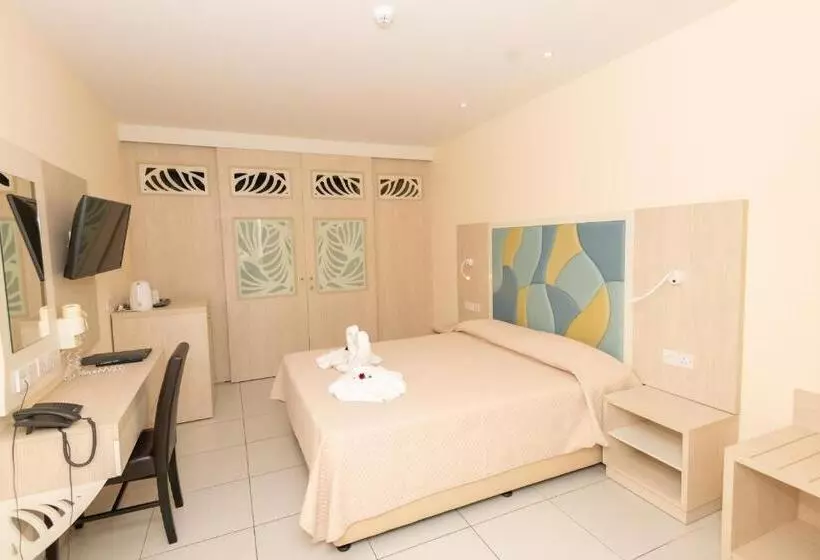 Fotos del hotel Tofinis:  15