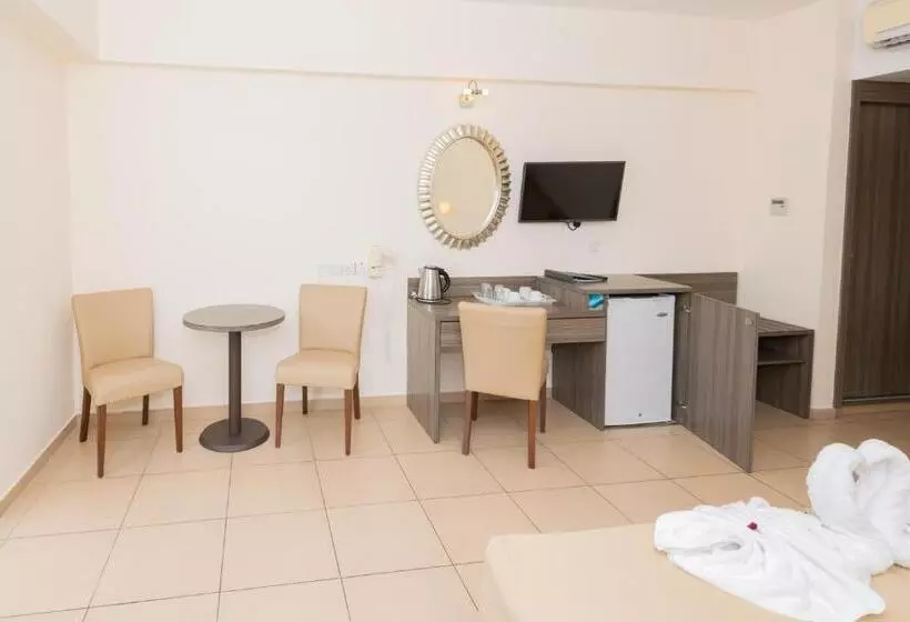 Fotos del hotel Tofinis:  25