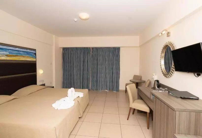 Fotos del hotel Tofinis:  8