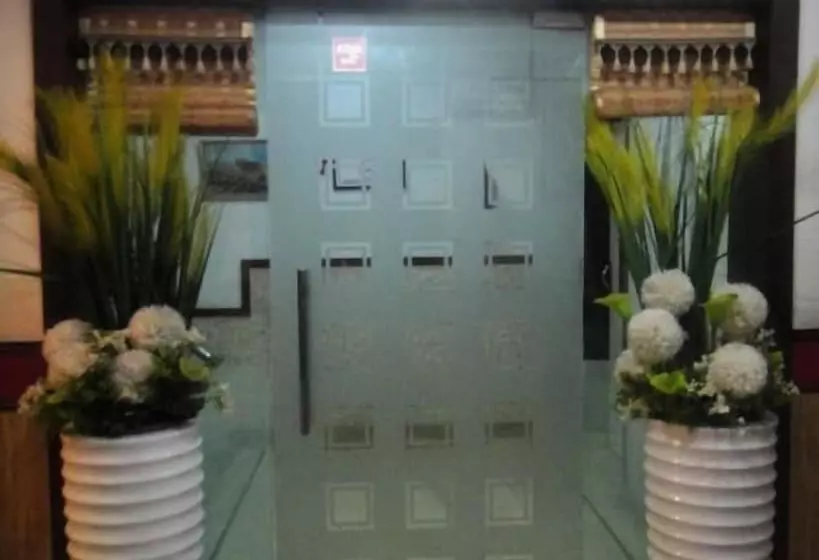 Fotos del hotel Orbit 34:  8