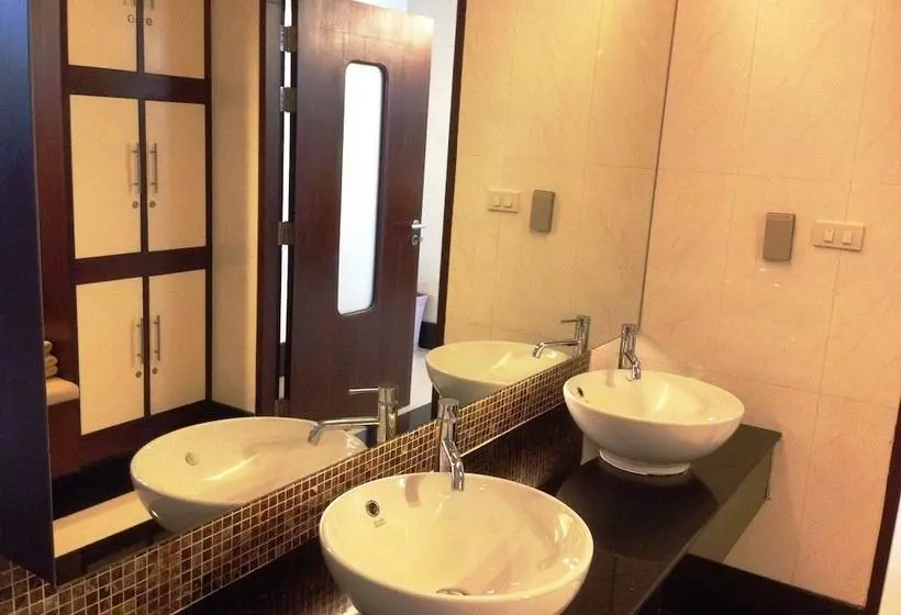 Fotos del hotel August Suites:  8