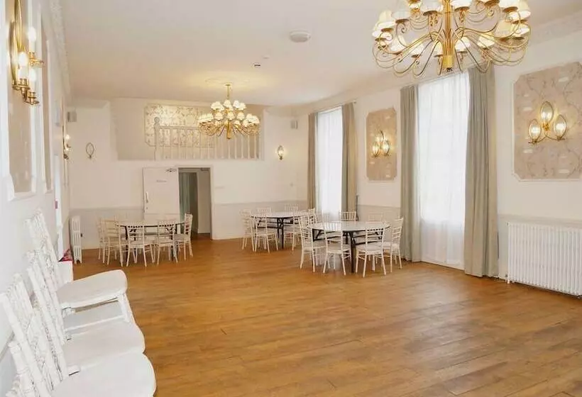 Fotos del hotel The Angel In Wootton Bassett:  11