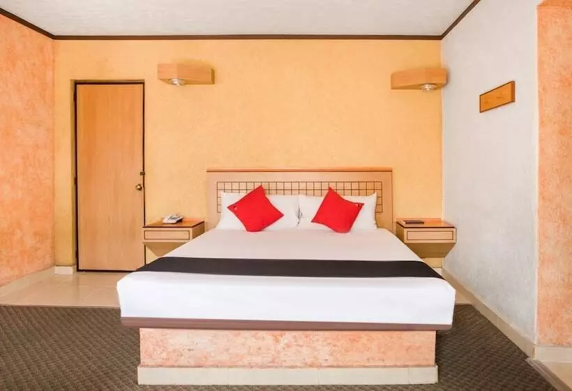 Fotos del hotel Capital O  Valencia:  7