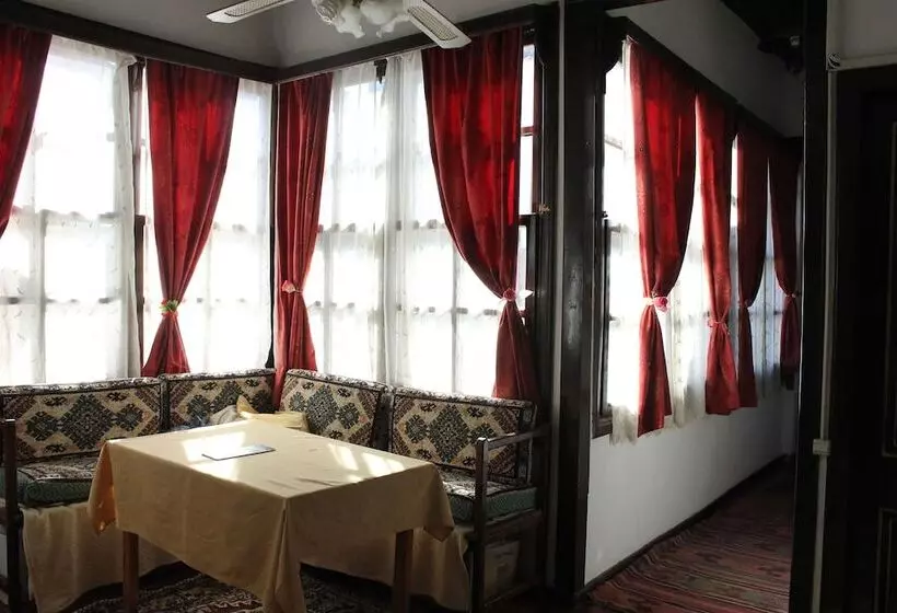 Fotos del hotel Erken Pansiyon:  3