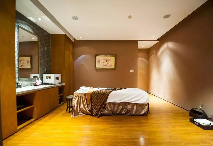 Four Points By Sheraton Qingdao, West Coast