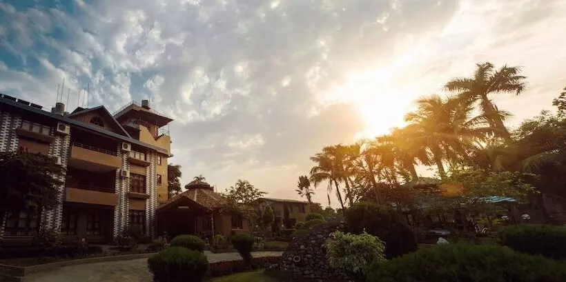 Fotos del hotel Safari Adventure Lodge:  10