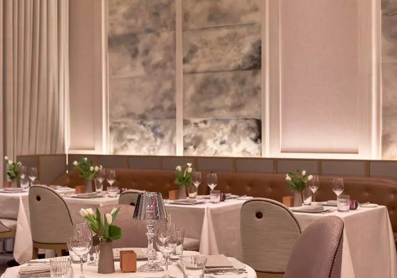 Fotos del hotel Baccarat Hotel And Residences New York:  5