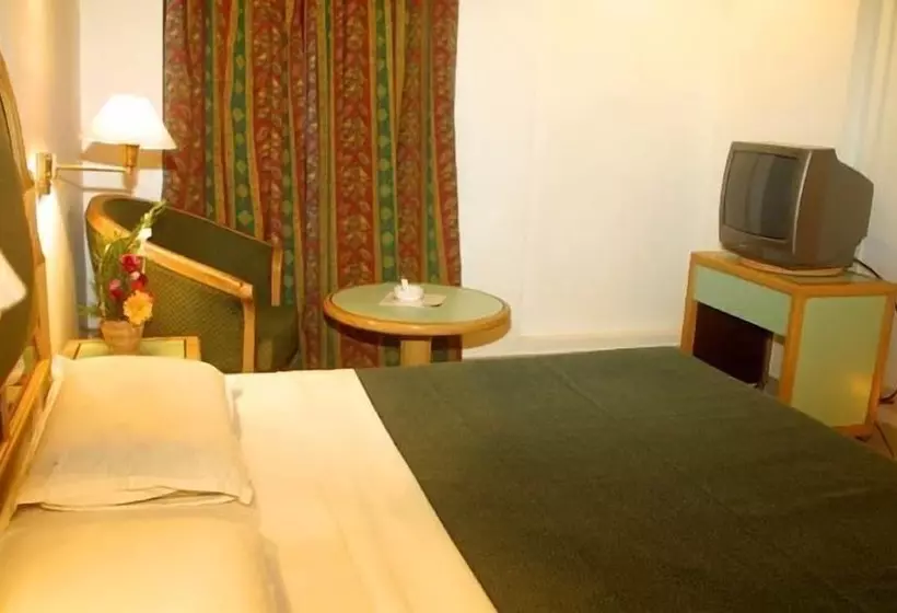 Fotos del hotel Maurya International:  6