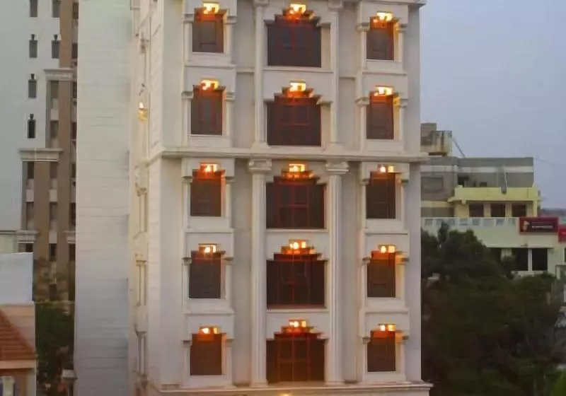 Fotos del hotel Maurya International:  3