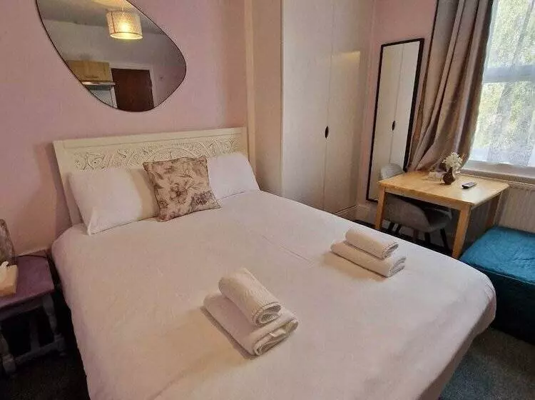 United Lodge  & Apartments