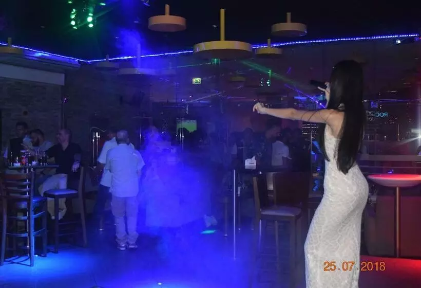 Fotos del hotel Tryp By Wyndham Abu Dhabi City Center:  11