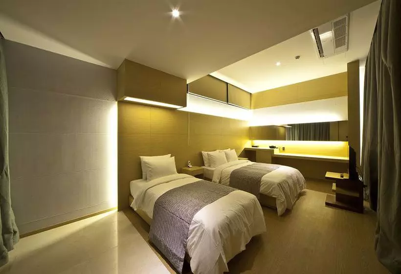 Fotos del hotel Luston Villa & Hotel:  18