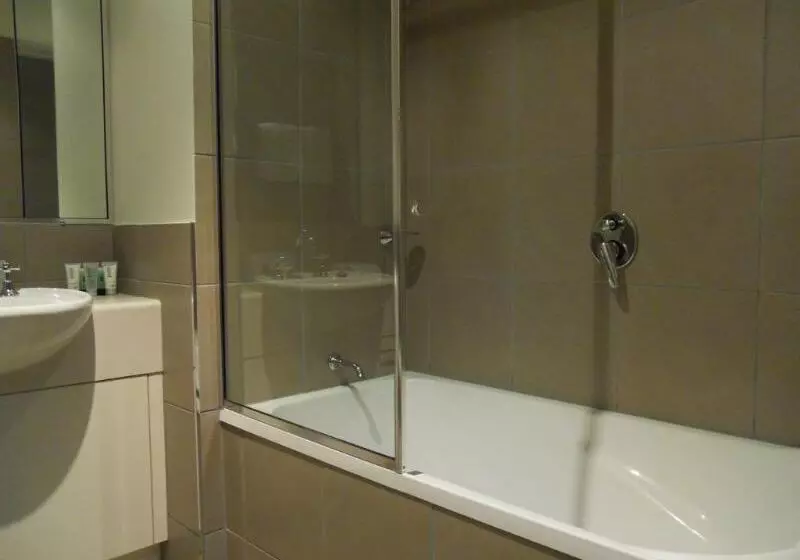 Fotos del hotel Gladstone Downtown Central Apartment:  19