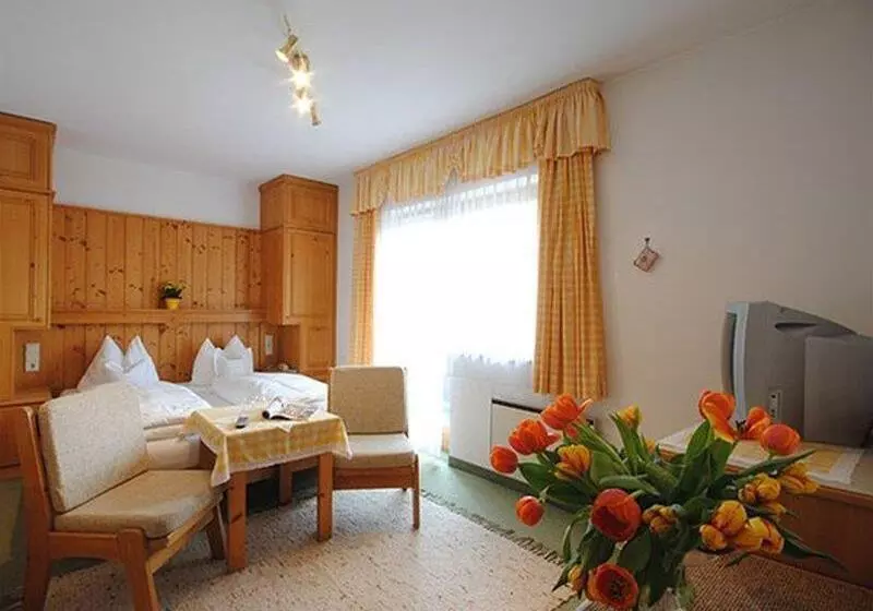 Fotos del hotel Pension Alpenrose:  8