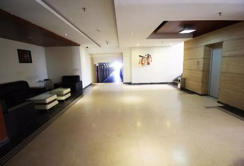 Fotos del hotel Oyo Premium Sola Sg Highway:  10