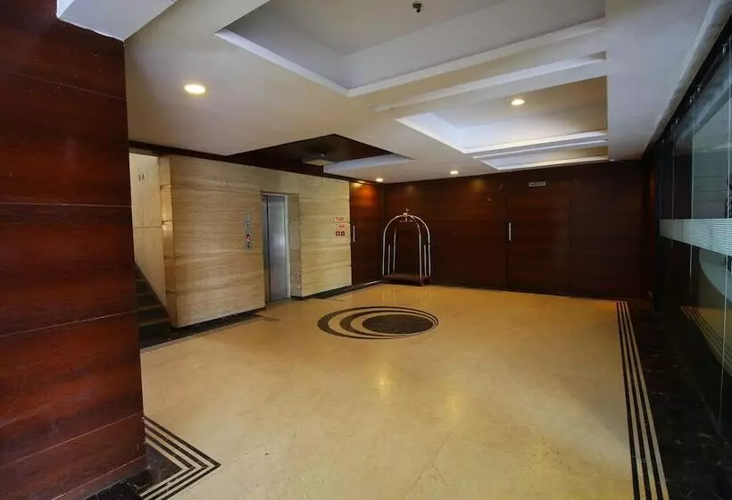 Fotos del hotel Oyo Premium Sola Sg Highway:  5