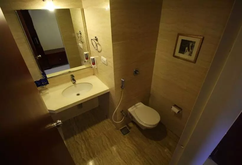 Fotos del hotel Oyo Premium Sola Sg Highway:  3