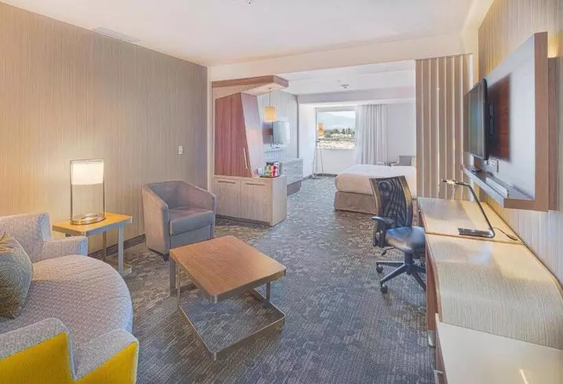 Fotos del hotel Courtyard Saltillo:  2