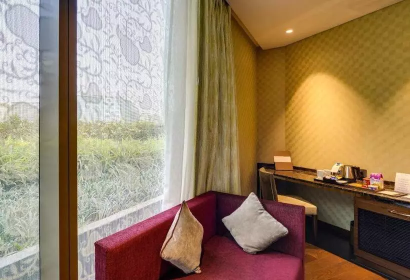 Niranta Airport Transit Hotel & Lounge Terminal 2 Arrivals