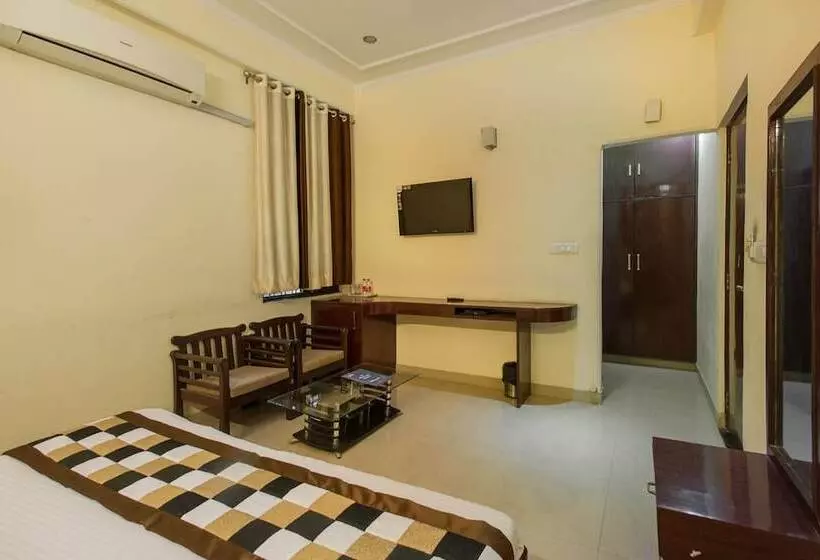 Fotos del hotel Oyo Rooms Airport Tonk Road:  14