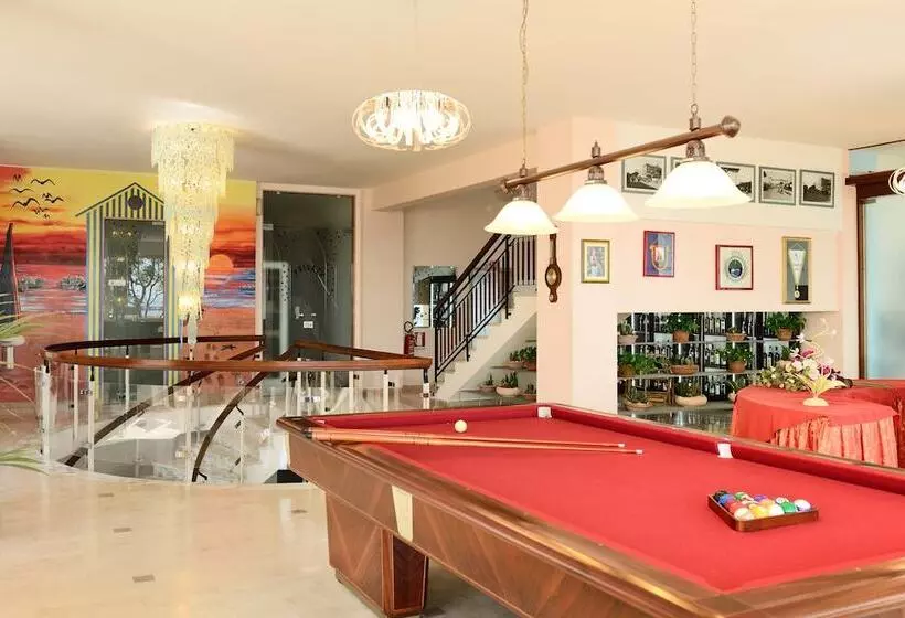 Fotos del hotel Caesar:  5