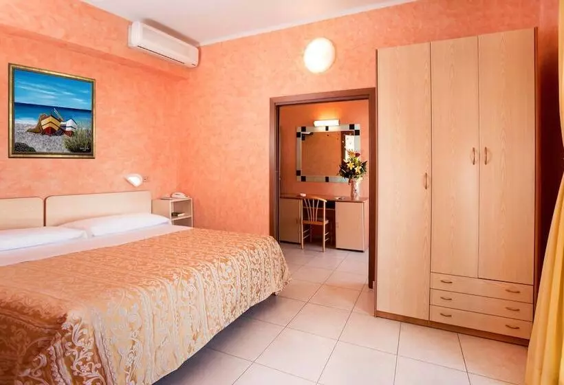 Fotos del hotel Caesar:  2