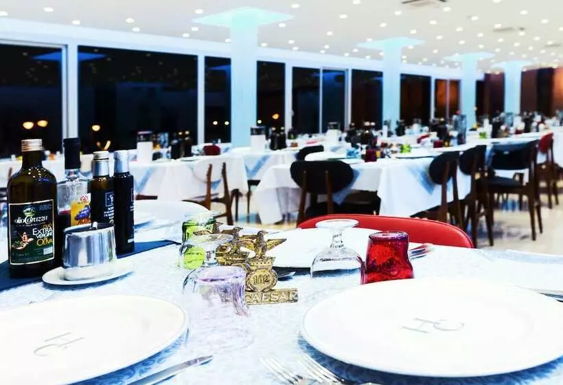 Fotos del hotel Caesar:  4