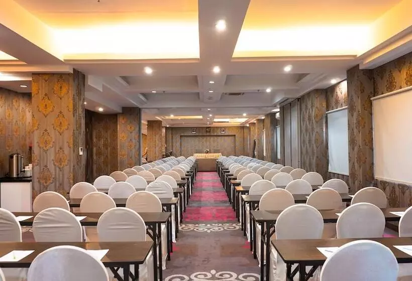 Fotos del hotel Favehotel Panakkukang Makassar:  12