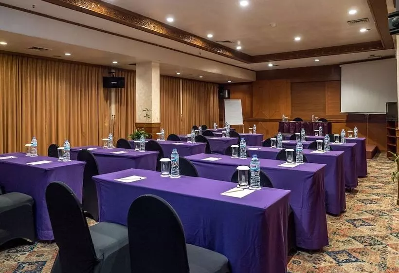 Fotos del hotel The Hills Batam:  10