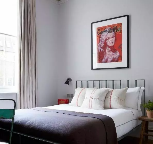 Artist Residence London