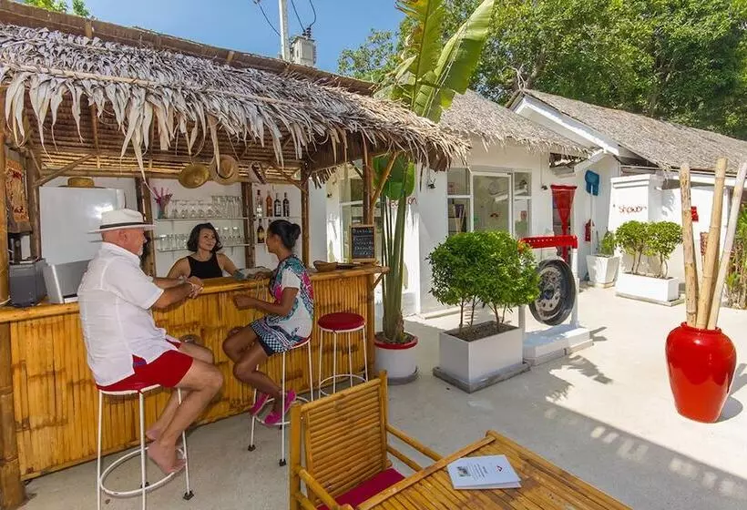 Fotos del hotel The White Cottage:  14