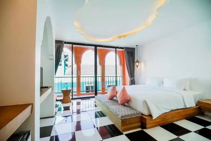 Khaleej Mass  Patong