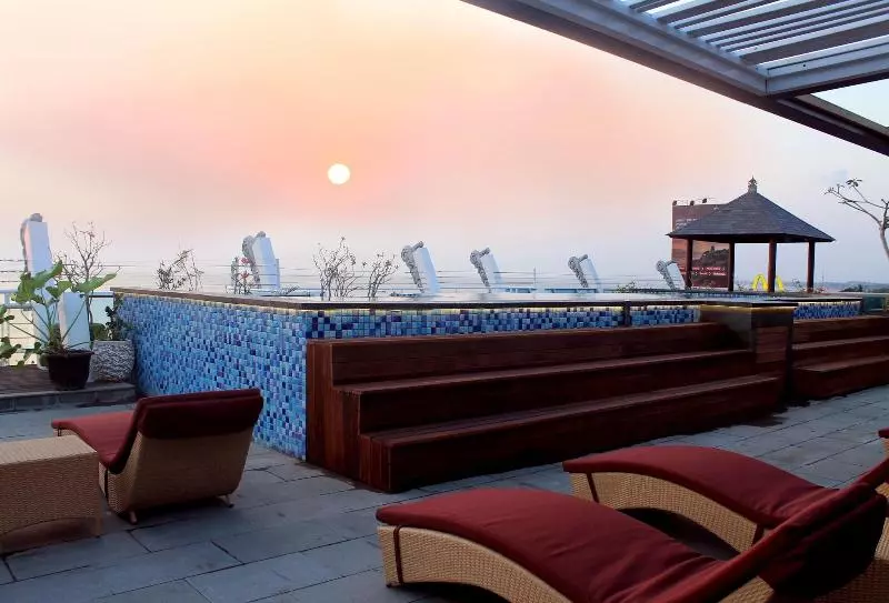 Fotos del hotel Kutabex Beach Front:  13