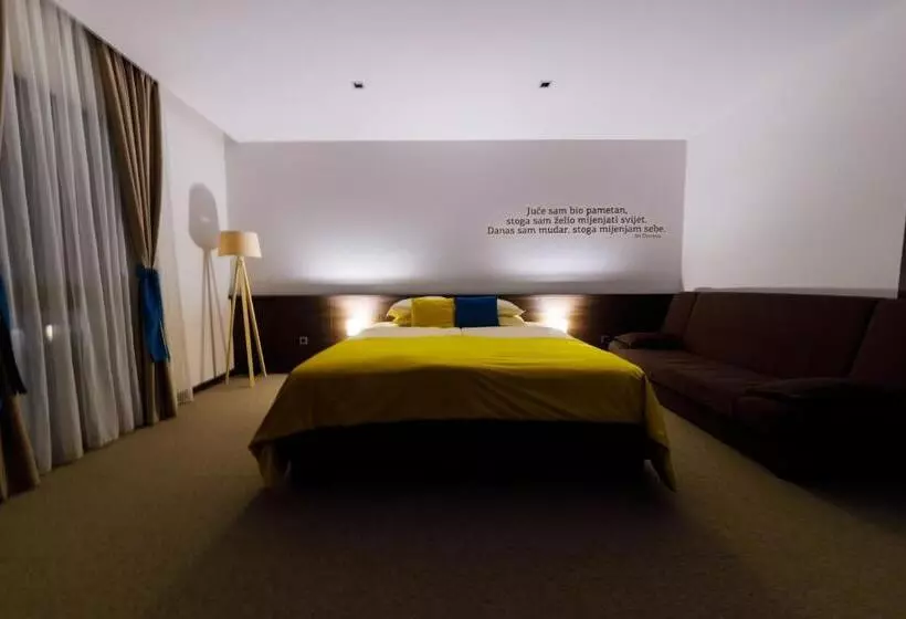 Fotos del hotel Emporium:  15