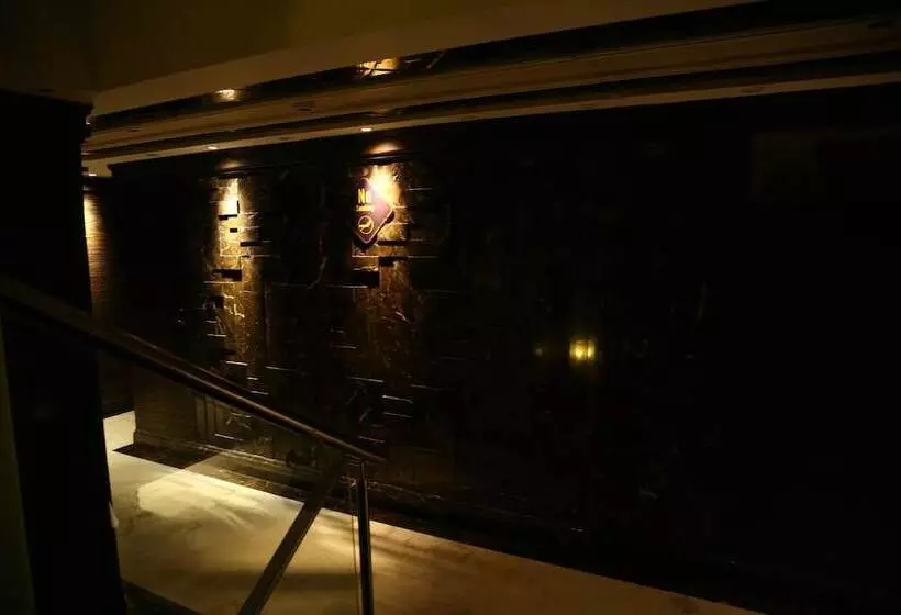 Fotos del hotel Oyo Premium Sector 43 Chandigarh:  3